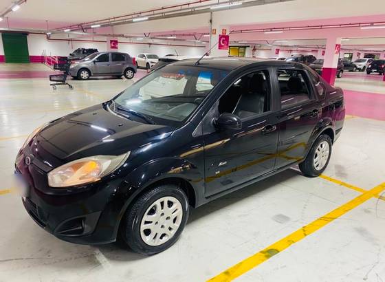 FORD FIESTA 1.6 ROCAM SE SEDAN 8V FLEX 4P MANUAL